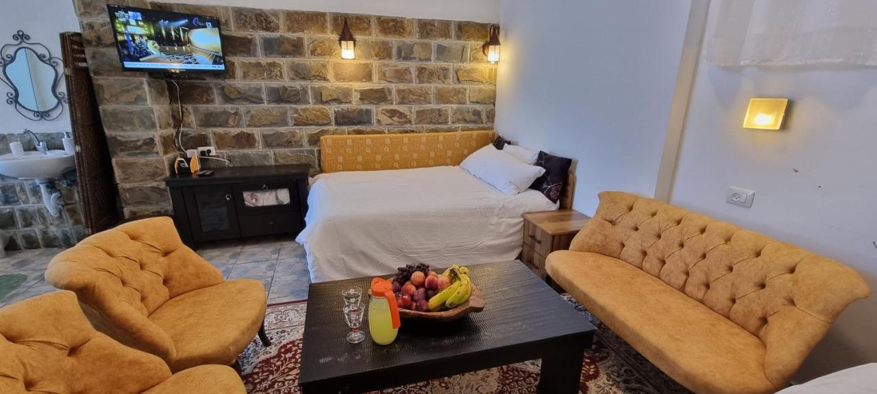 Bed and Breakfast Sanabl Druze Hospitality Ein Kinya Exteriér fotografie